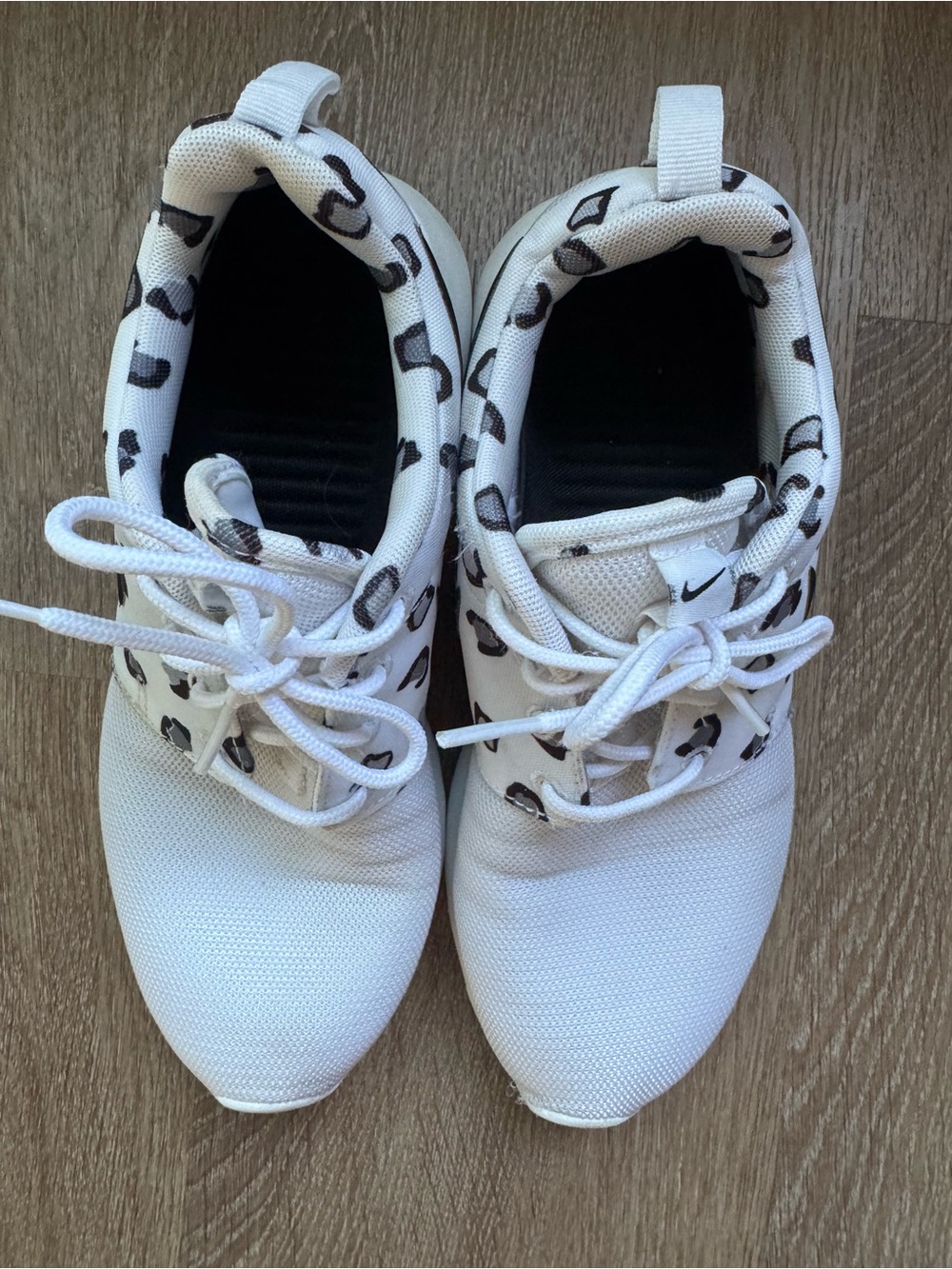 Nike Roshe Run in White/Black Leopard Print Colourway